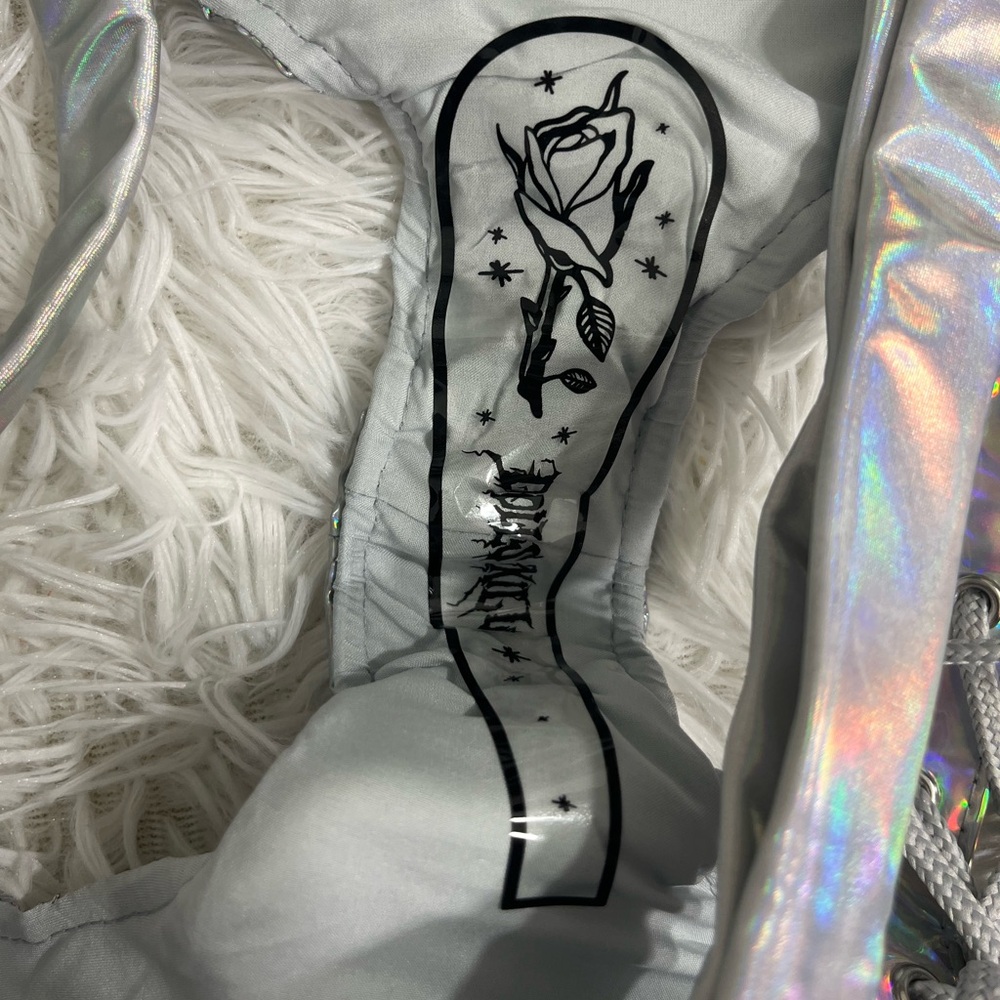 CLUB EXX Rude Awakening Holographic Booty Shorts Rave Bottoms Silver Size XXL - Picture 7 of 9